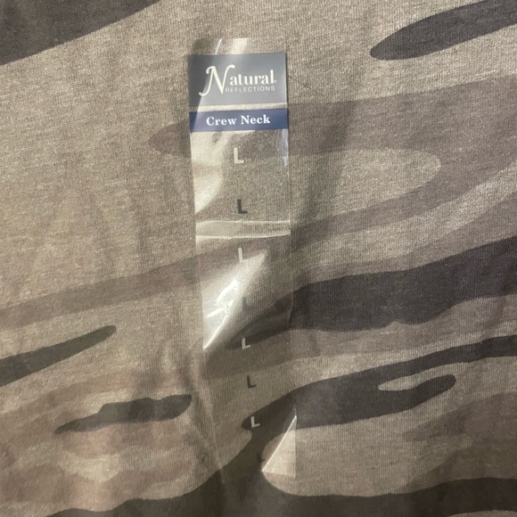 Brand new camo tshirt - Picture 3 of 4